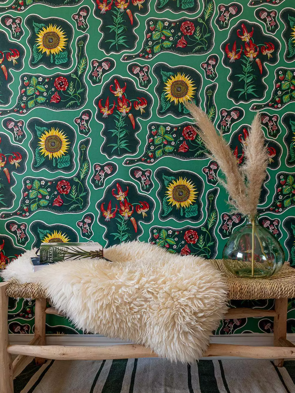 Halcyon Wallpaper in Emerald-Green