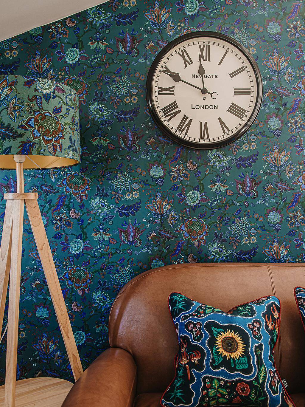 Eden Wallpaper in Lagoon-Blue - tapete mit blumen