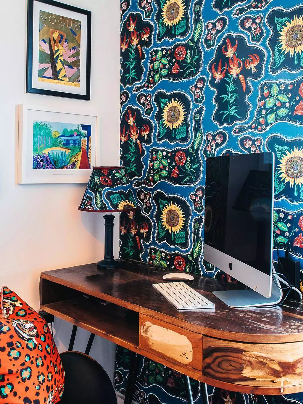 Halcyon Wallpaper in Periwinkle-Blue - Blumen - Blätter - Florale Muster - Multicolor - Wear the walls