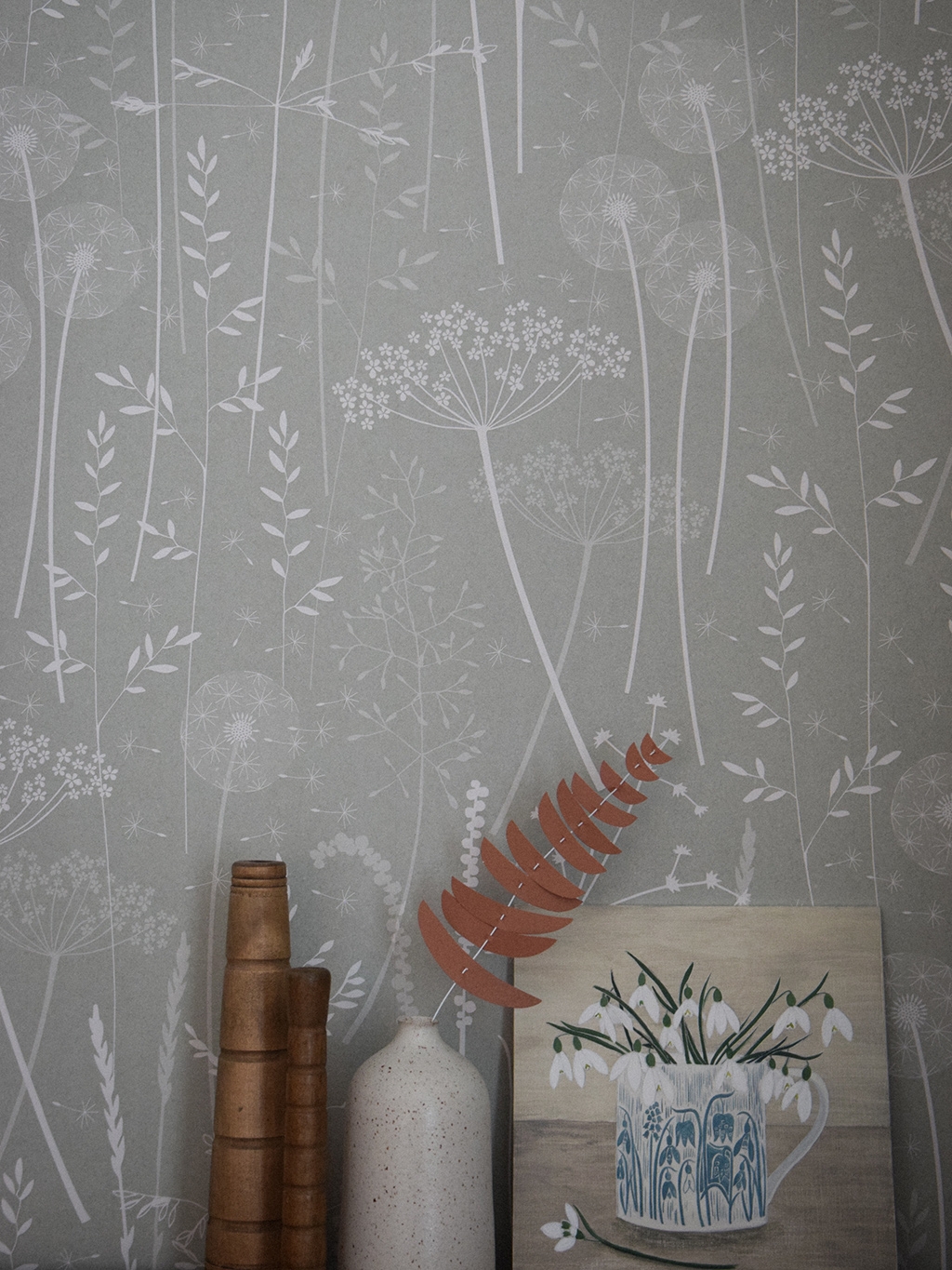 Paper Meadow Wallpaper in Brume - grau