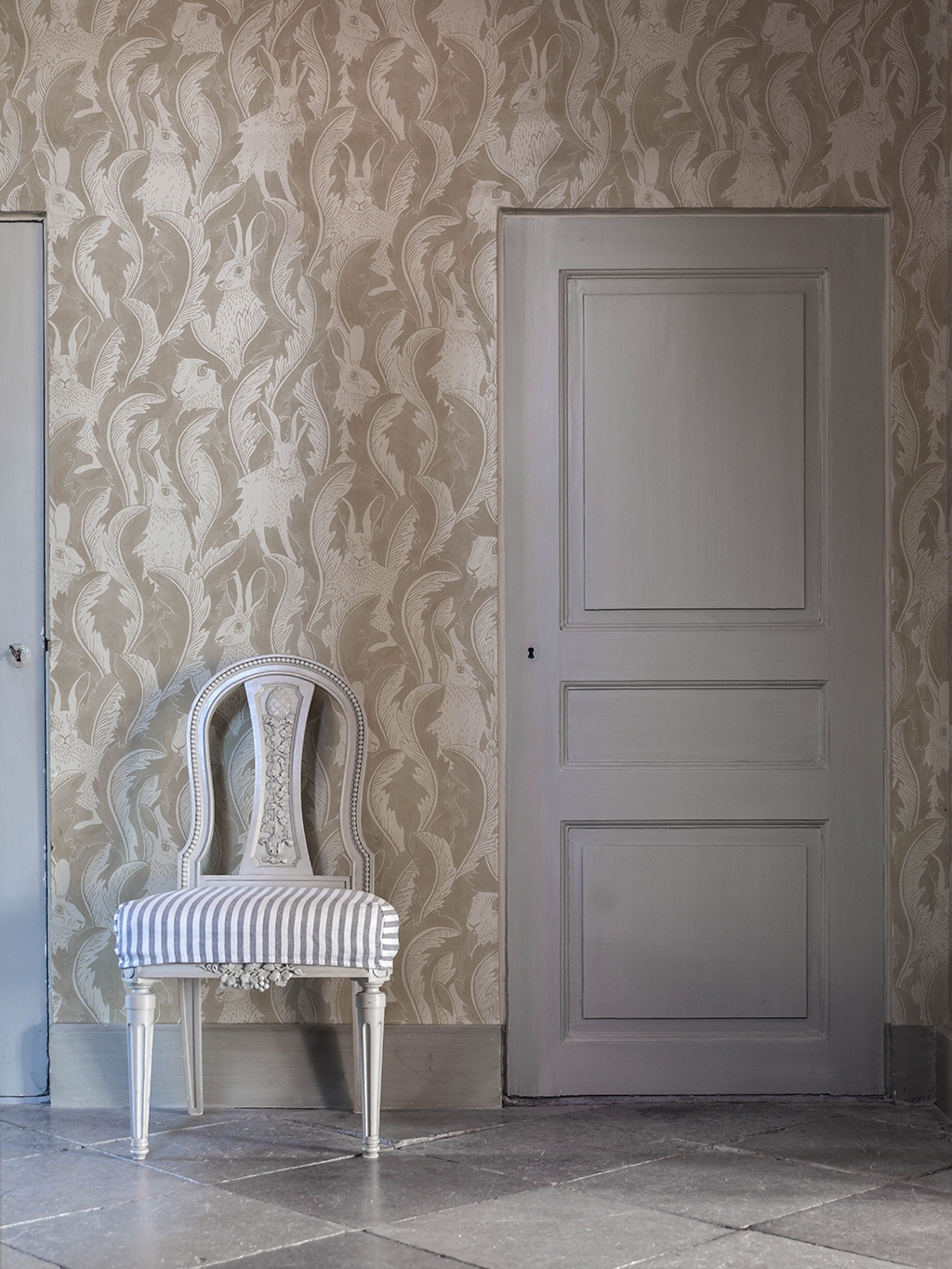HARES IN HIDING TAUPE - tapete mit