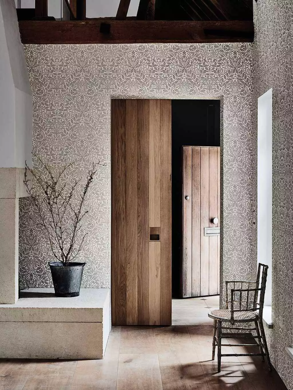 Pure Acorn, col.02 - Blumen - Blätter - Grau - Weiß - Morris & CO