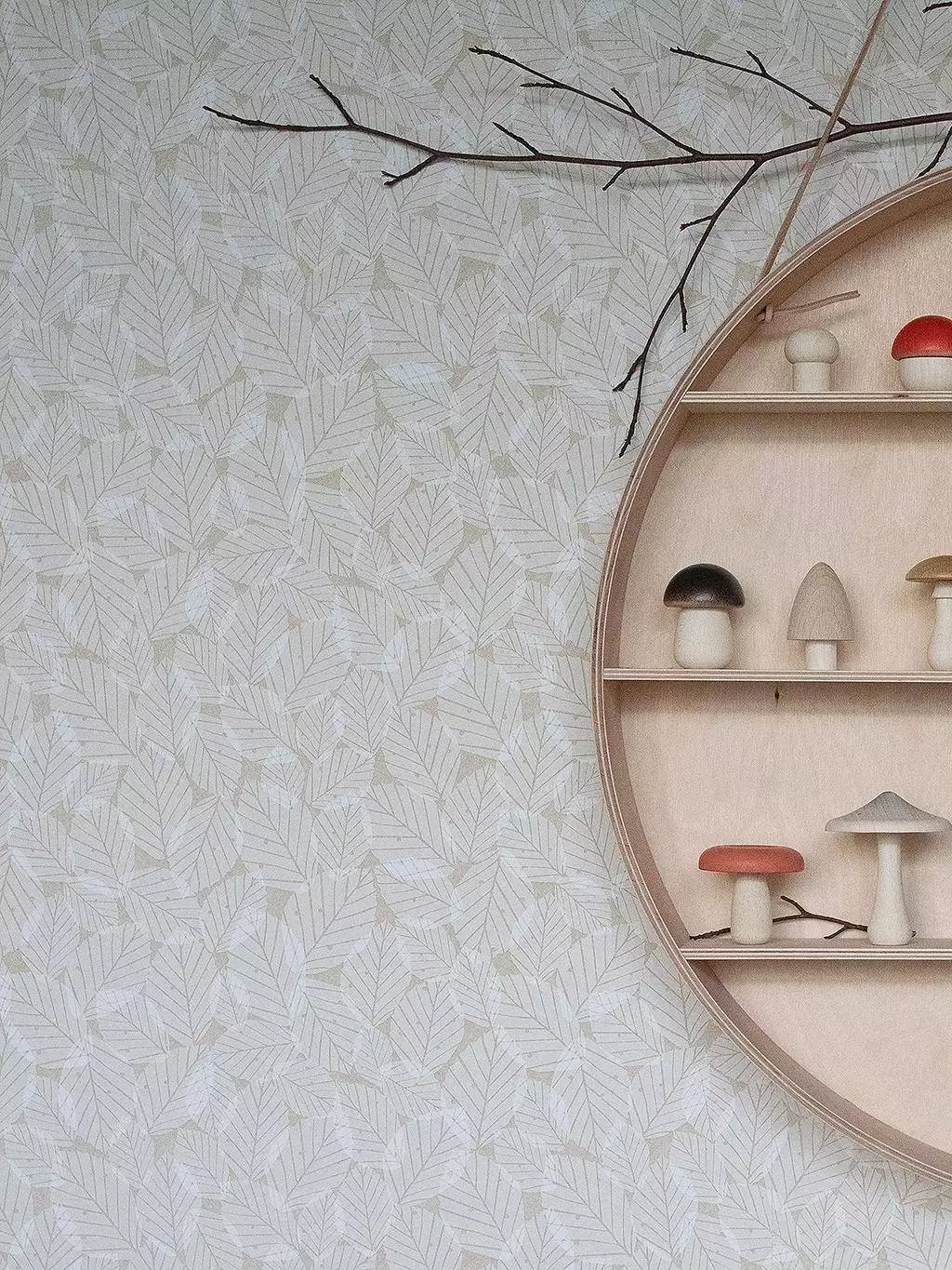 Beech Leaves Wallpaper in Kraft - Blätter - Creme - Hannah Nunn