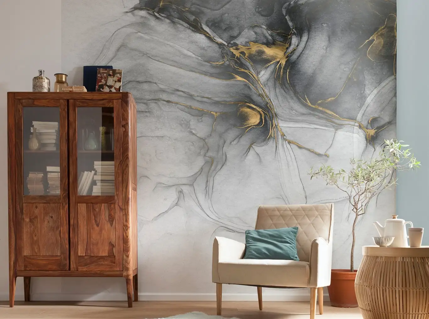 Raumbild Ink Gold Flow - Marmor - Steinoptik - Anthrazit - Gold - Weiß - Komar.Vlies