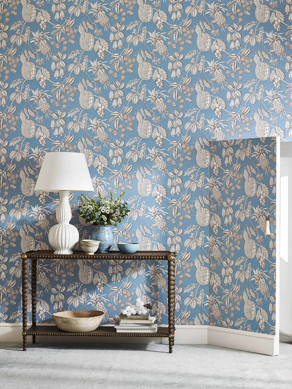 Raumbild Balangan, ciel - Blumen - Blätter - Früchte - Anthrazit - Hellblau - Weiß - Manuel Canovas