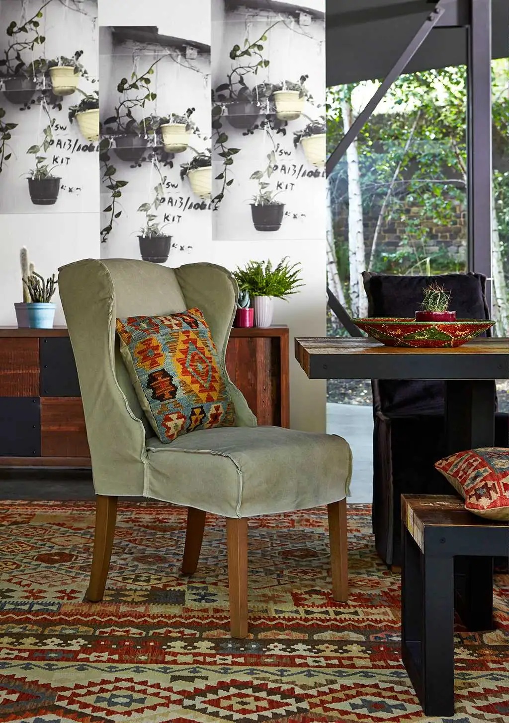 Raumbild Hanging Baskets - Blumen - Blau - Creme - Gelb - Grün - Deborah Bowness