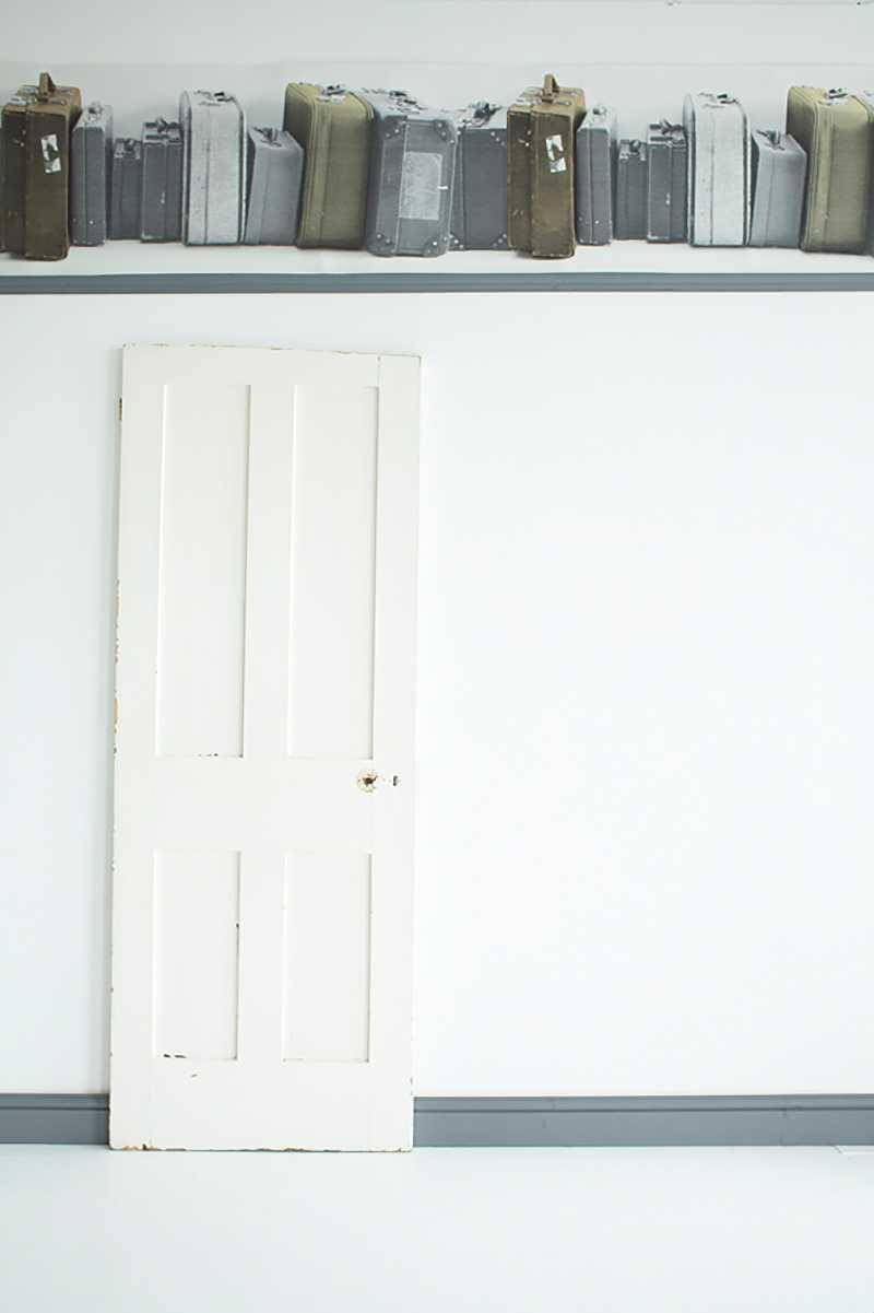 Suitcase Border, White - tapete mit