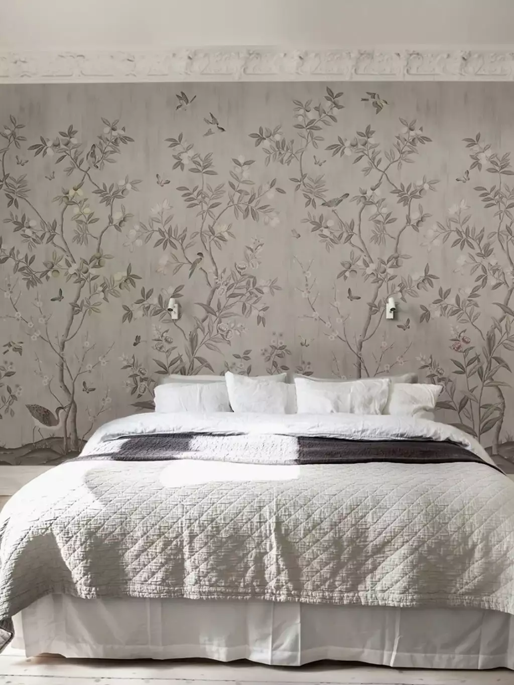Chinoiserie chic, powder beige