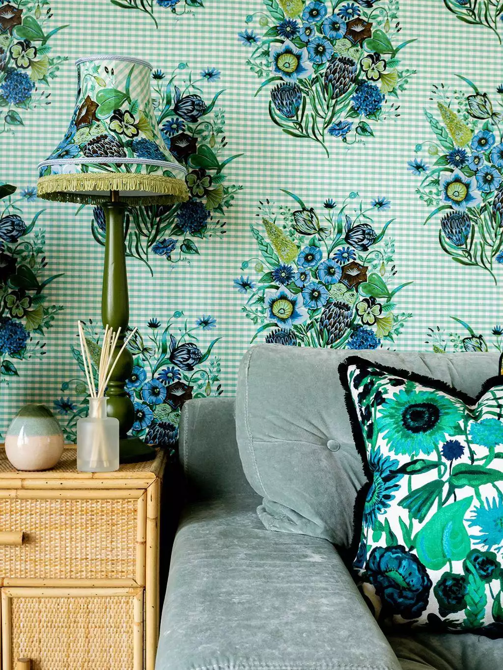 Posy Wallpaper in Aqua-Blue