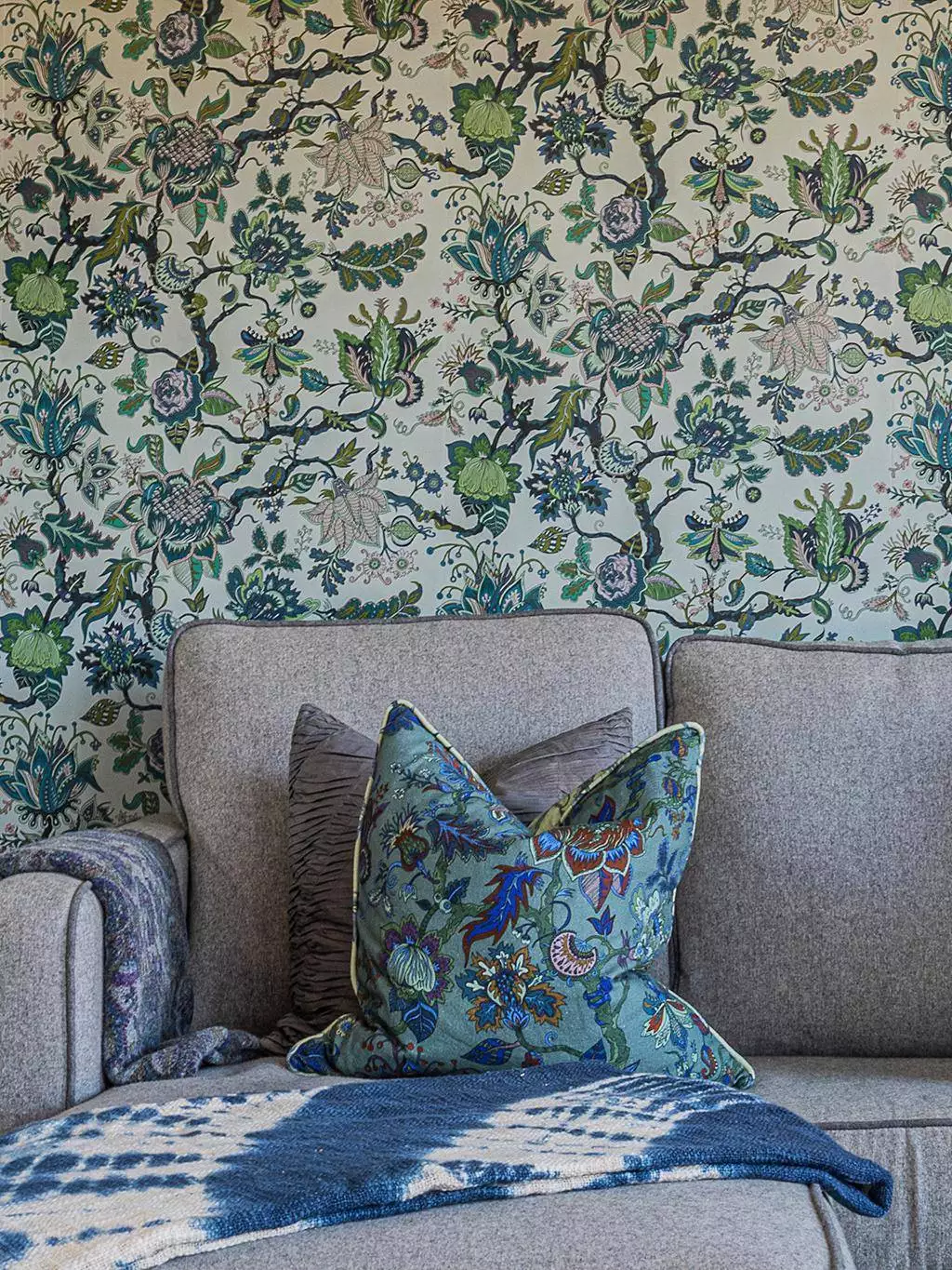 Eden Wallpaper in Topaz-Blue