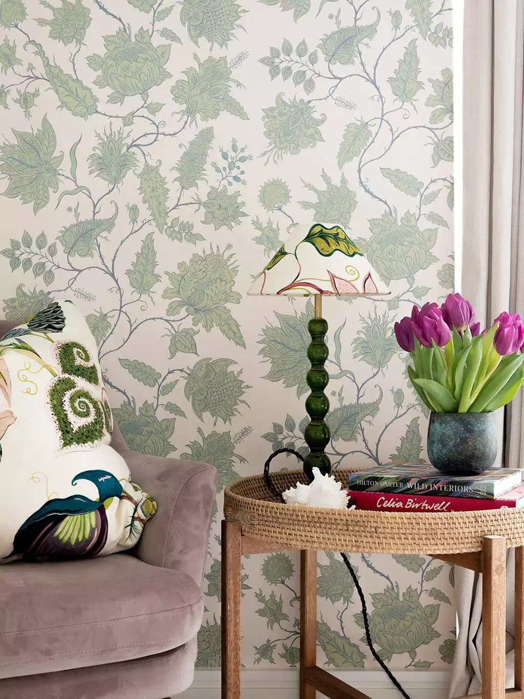 Hermosa Wallpaper in Opal/Beryl - Blumen - Blätter - Florale Muster - Creme - Hellgrün - Wear the walls