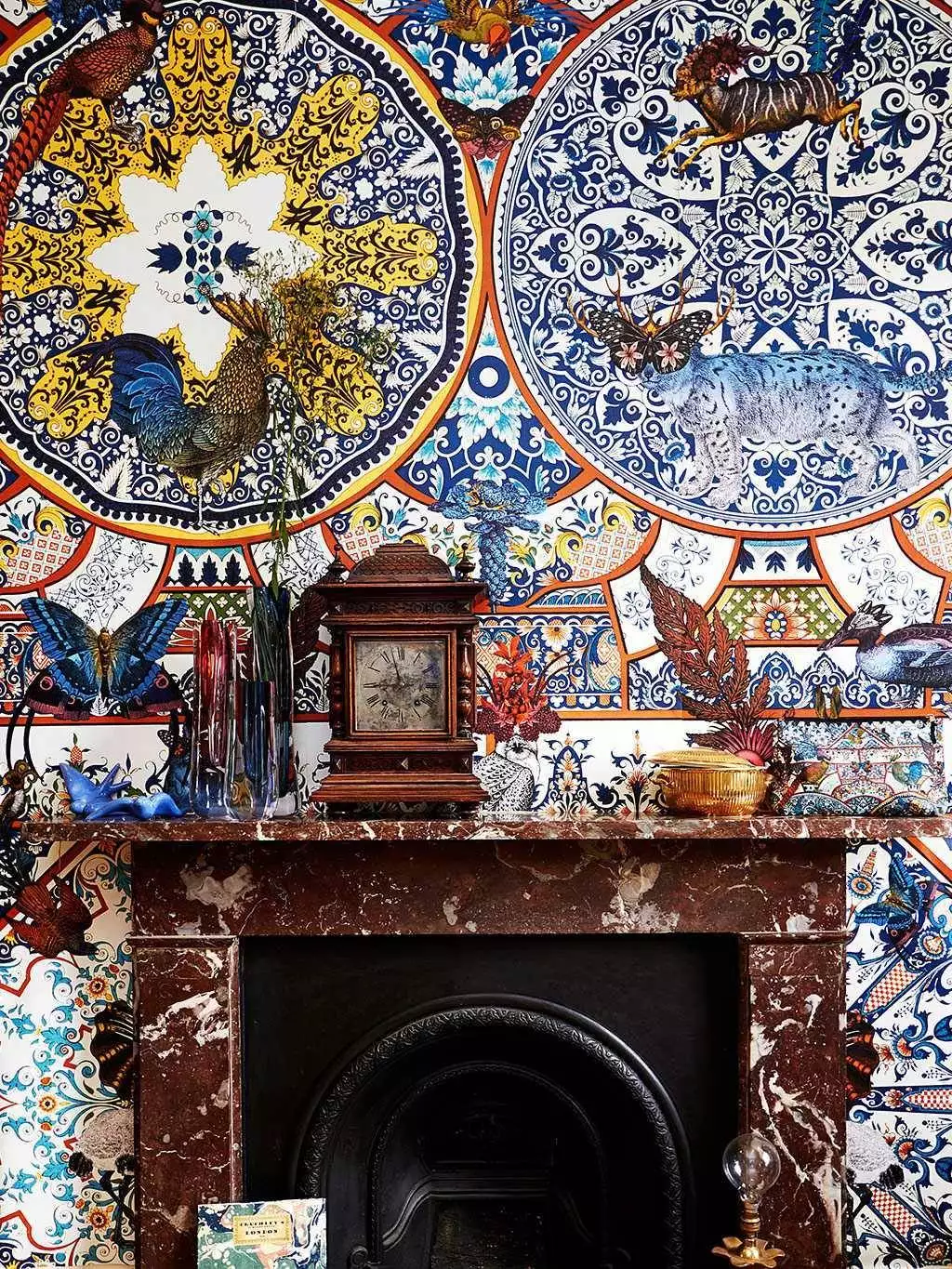 Animal Tile - Kreise - Ornamente Tapeten - Tier Tapeten - Multicolor - Weiß - Kristjana S Williams