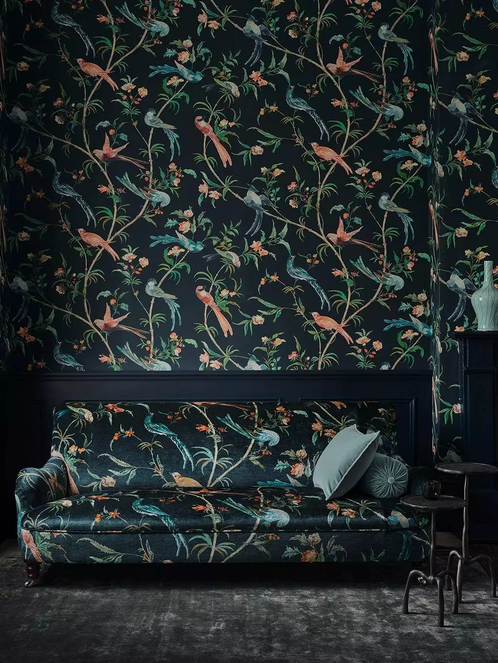 Pluma, col. 05 - Blumen - Blätter - Tapeten mit Vogelmotiven - Tier Tapeten - Äste - Multicolor - ROMO
