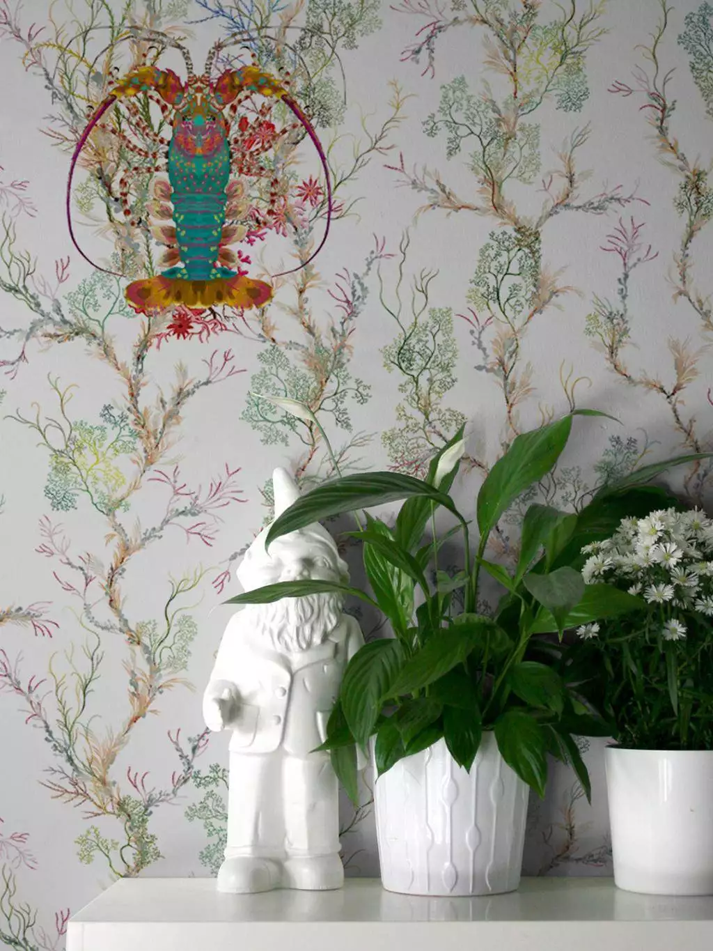 Seashore Galore Wallpaper - Blumen - Blätter - Fauna - Florale Muster - Tiere - Multicolor - Timorous Beasties