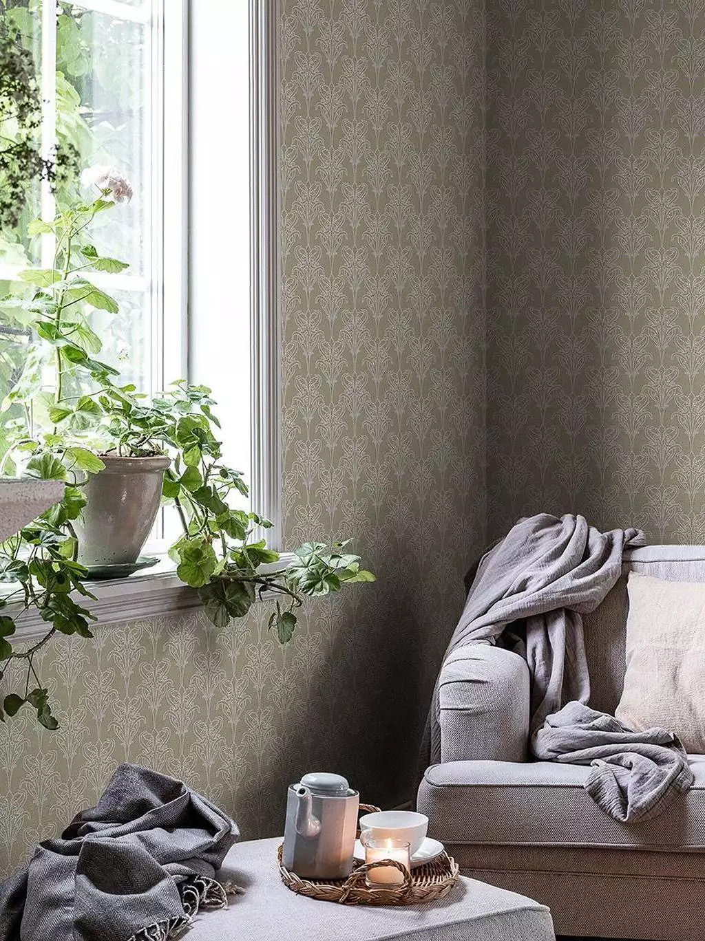 Iris, green - Klassische Muster - Ornamente - Creme - Hellgrün - GAMMALSVENSKA