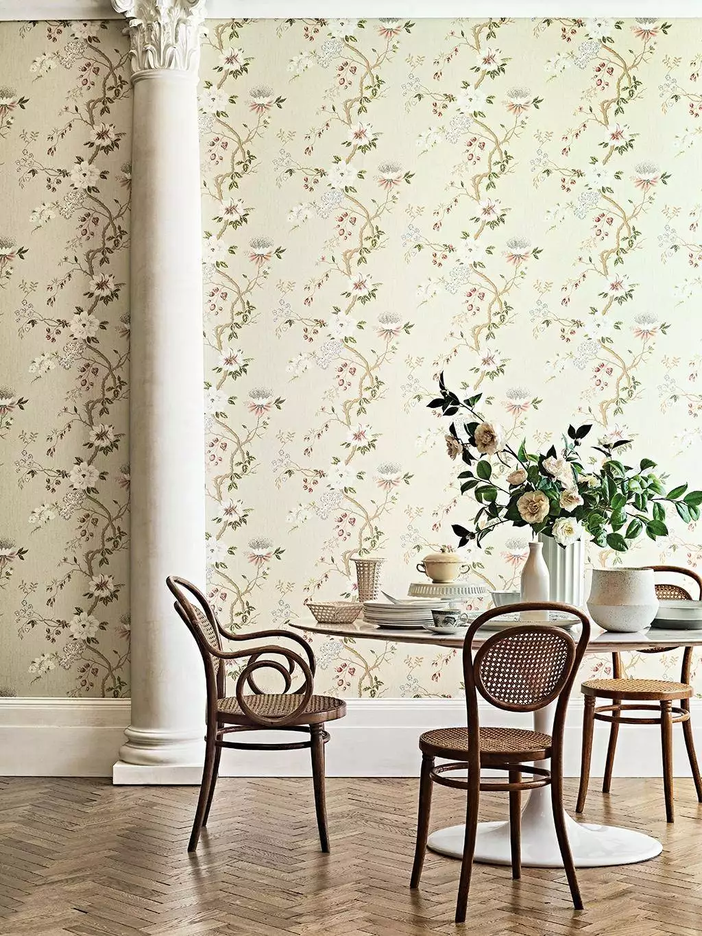 Camellia, col. 4 - Blumen - Blätter - Äste - Blau - Hellbraun - Hellgrün - Rot - Weiß - Cole & Son