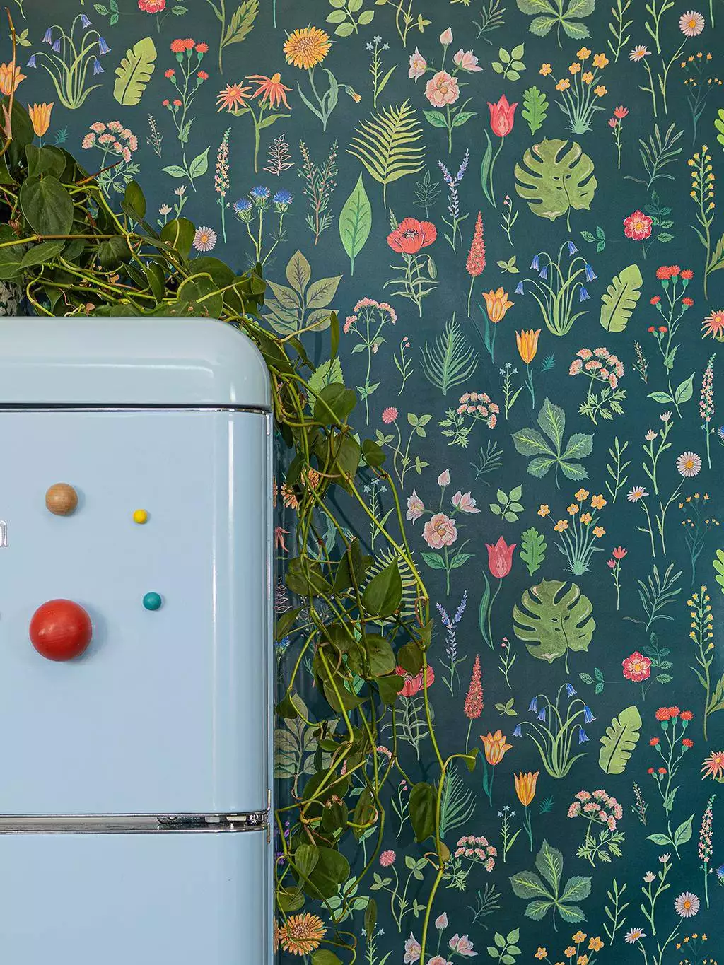 Sonder Wallpaper in Teal