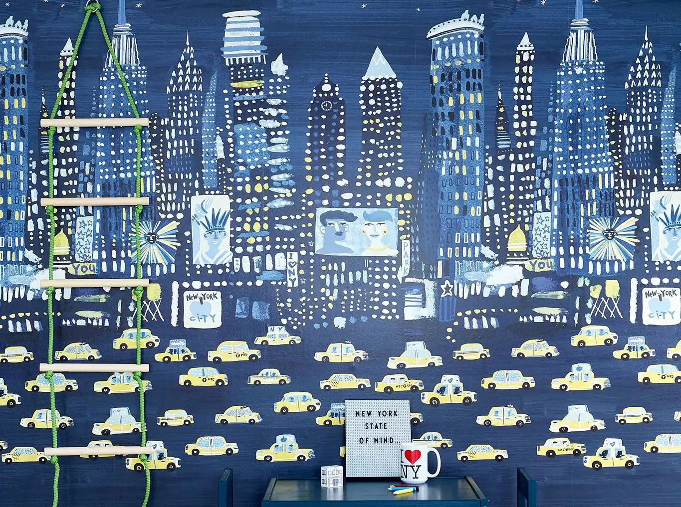 NYC Mural - Fahrzeuge - Gebäude - Blau - Gelb - Weiß - ROMO