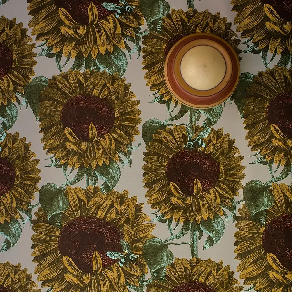 Tapete Sunday, beige - Blumen - Blümchentapete - Florale Muster - Gelb - Lisa Bengtsson