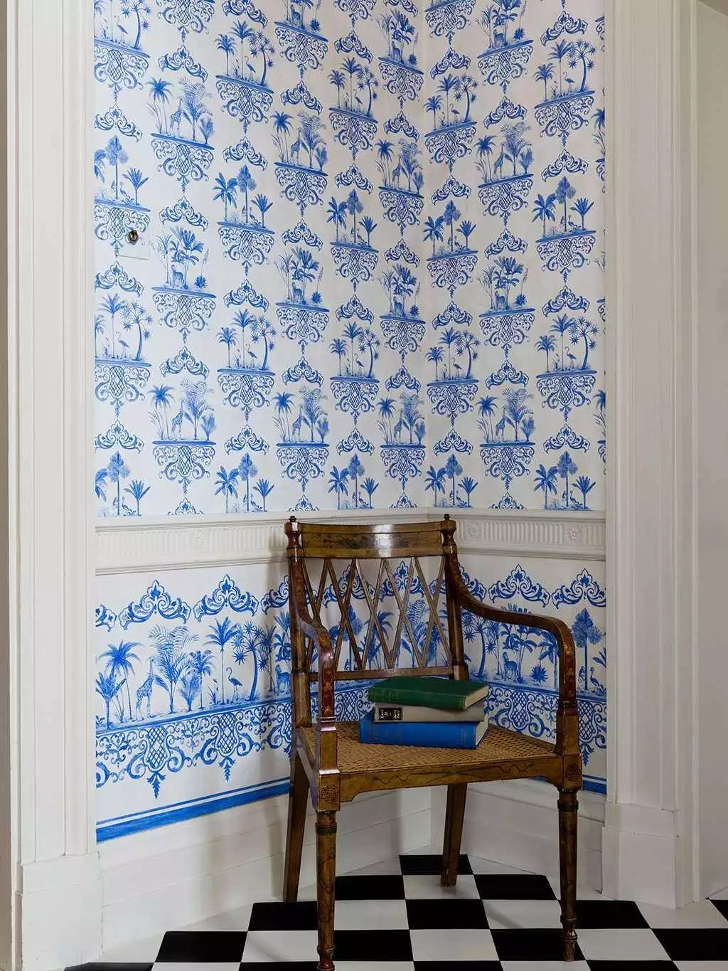 Rousseau, col. 07 - Ornamente Tapeten - Tier Tapeten - Blau - Grau - Weiß - Cole & Son