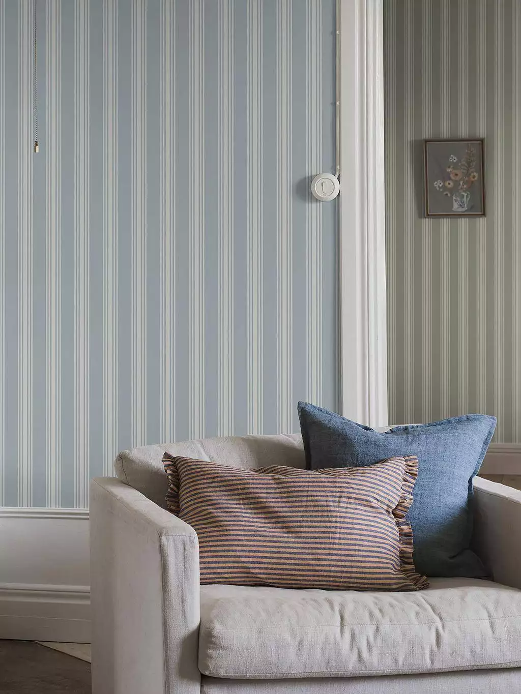 Gunnebo, col. 02 - Streifen - Creme - Hellblau - Borastapeter