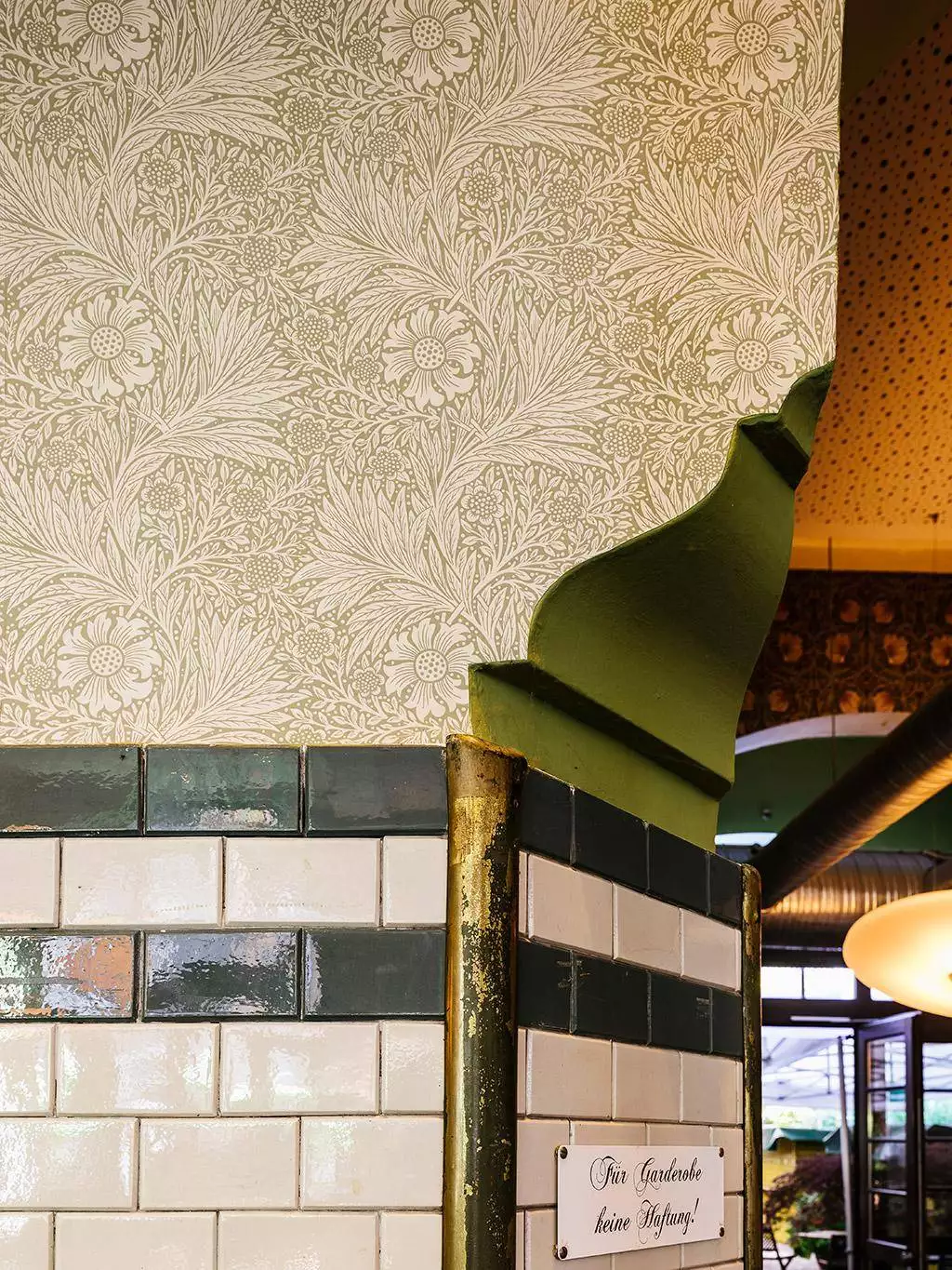 Marigold Wallpaper, Linen - Blumen - Blätter - Braun - Creme - Morris & CO