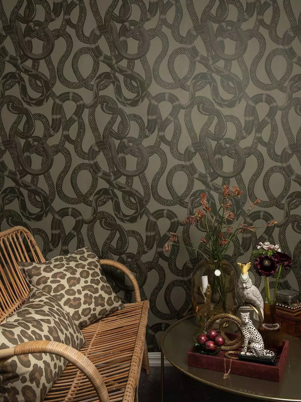 Snake peek, green - Fauna - Moderne Muster - Tiere - Grau - Grün - Lisa Bengtsson