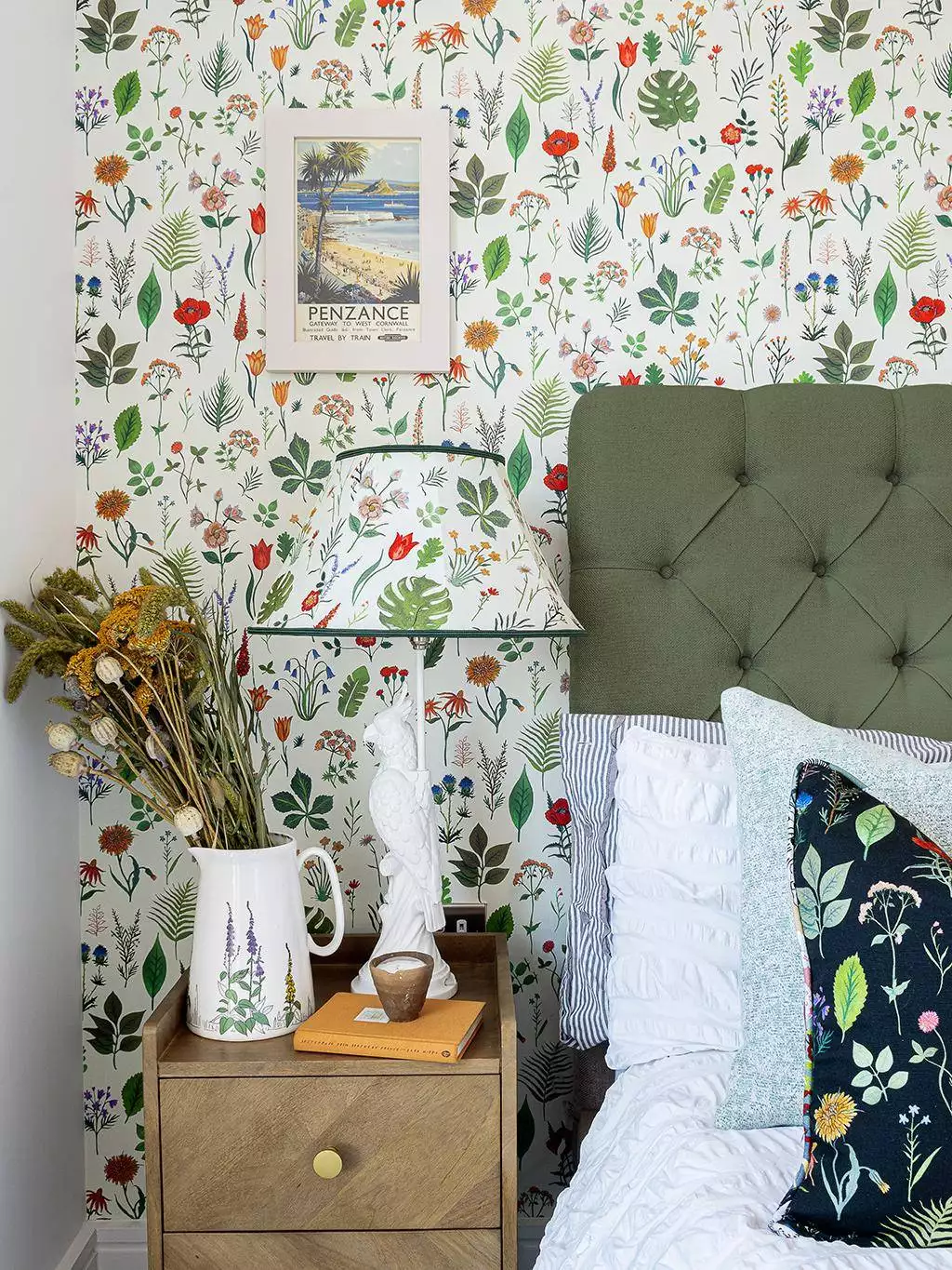 Sonder Wallpaper in Linen-White - Blumen - Blätter - Florale Muster - Multicolor - Wear the walls