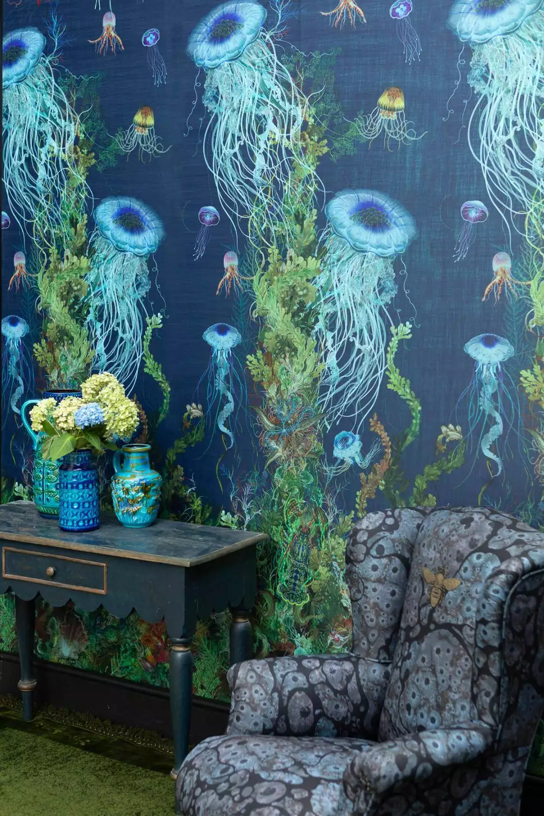 Jellyfish Wallpaper Panel - Fische - Unterwasserwelt - Wasser - Timorous Beasties