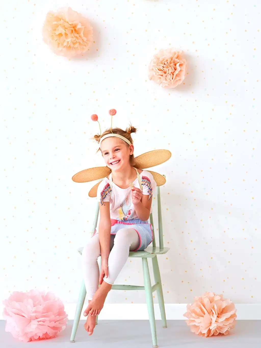 Stardust, shimmering, white - Punkte Tapeten - Hellgrün - Ocker - Rosa - Weiß - Majvillan AB