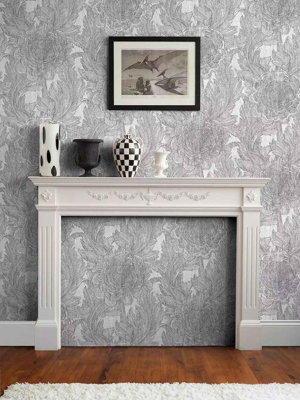 Whitewash Rose Wallpaper - Blumen - Blätter - Florale Muster - Klassische Muster - Anthrazit - Creme - Timorous Beasties