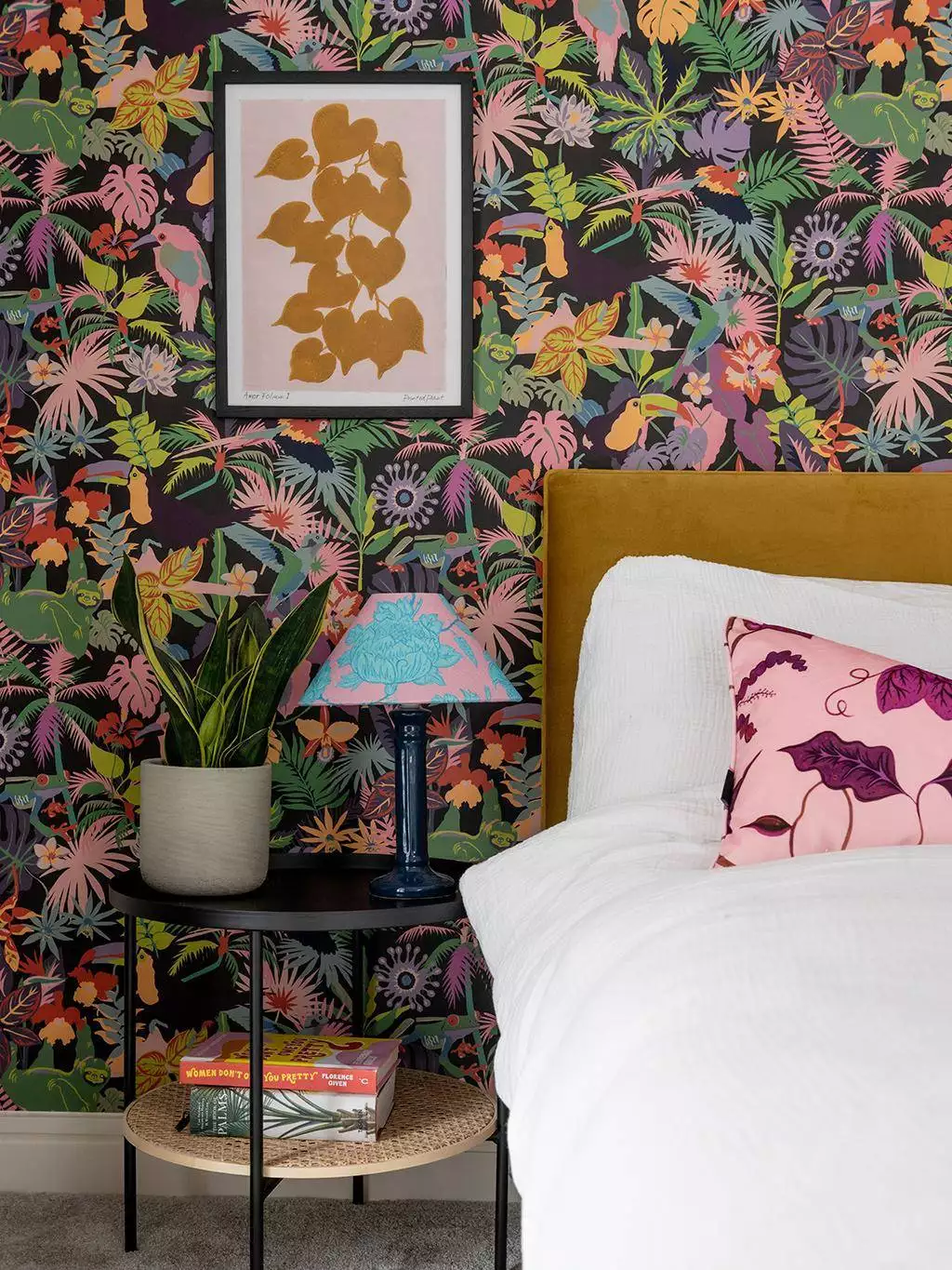 Selva Wallpaper in Fiesta - Blumen - Blätter - Fauna - Tiere - Vögel - Anthrazit - Grün - Multicolor - Pink - Rosa - Wear the walls