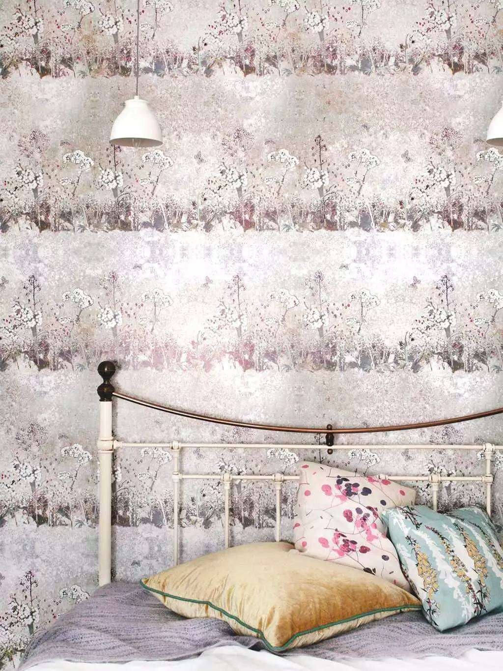 Meadow, sand - Blumen - Patina - Creme - Weiß - Louise Body