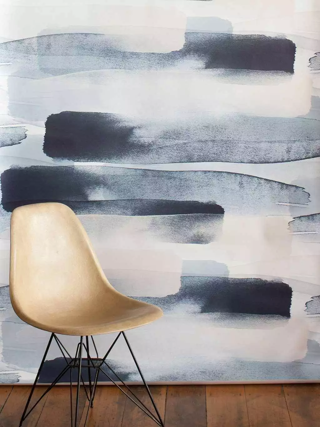 River Wallpaper, col. Blue - Farbverlauf - Blau - Creme - Grau - Emma Hayes