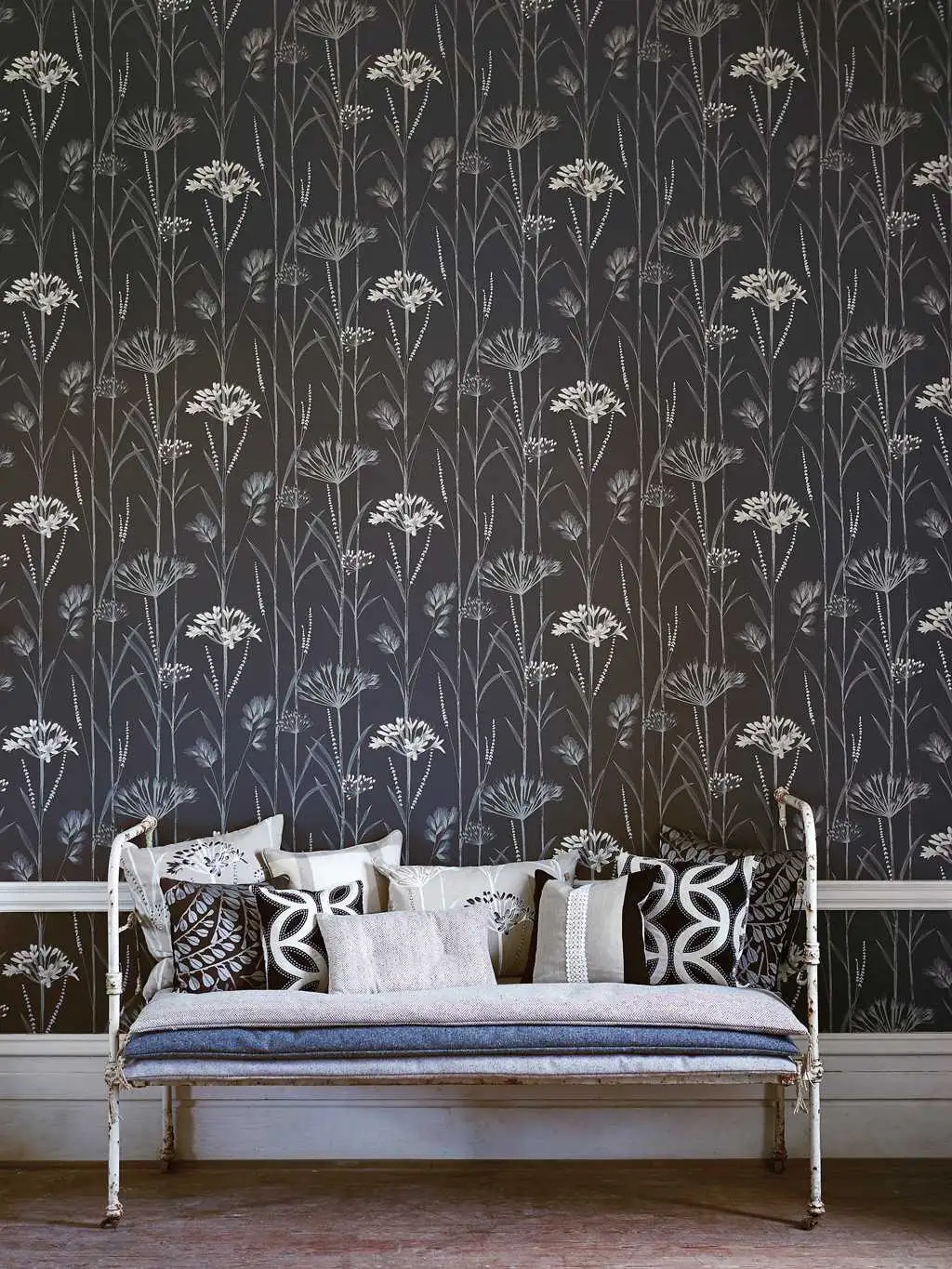 Svea, col.06 - Blumen - Sanderson 