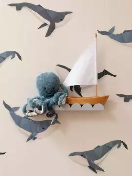 Whale, cream