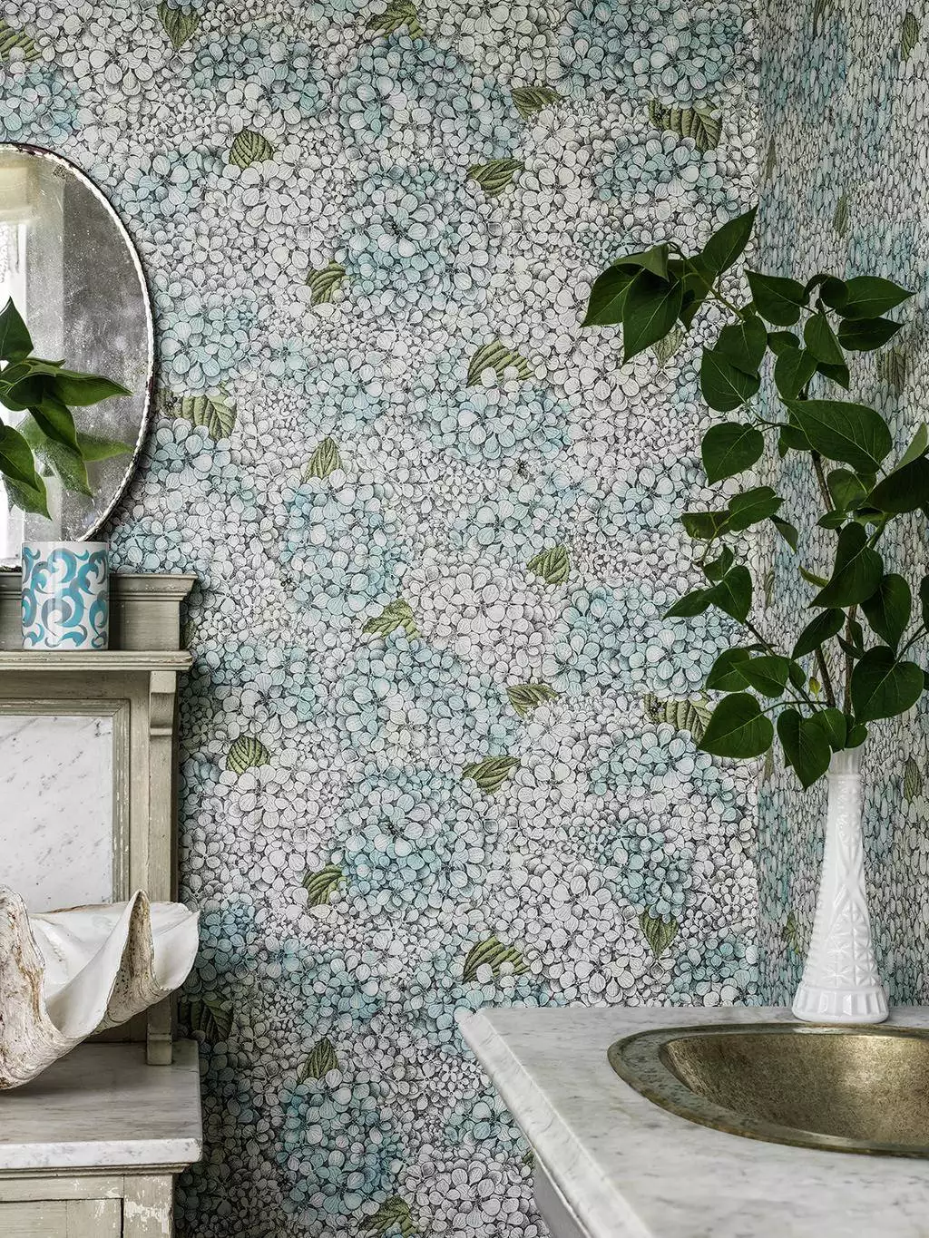 Ortensia , col. 44 - Blumen - Blätter - Florale Muster - Creme - Hellblau - Hellgrün - Cole & Son