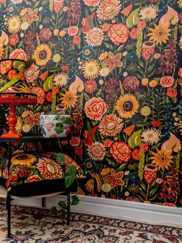 Utopia Wallpaper in Jet-Black
