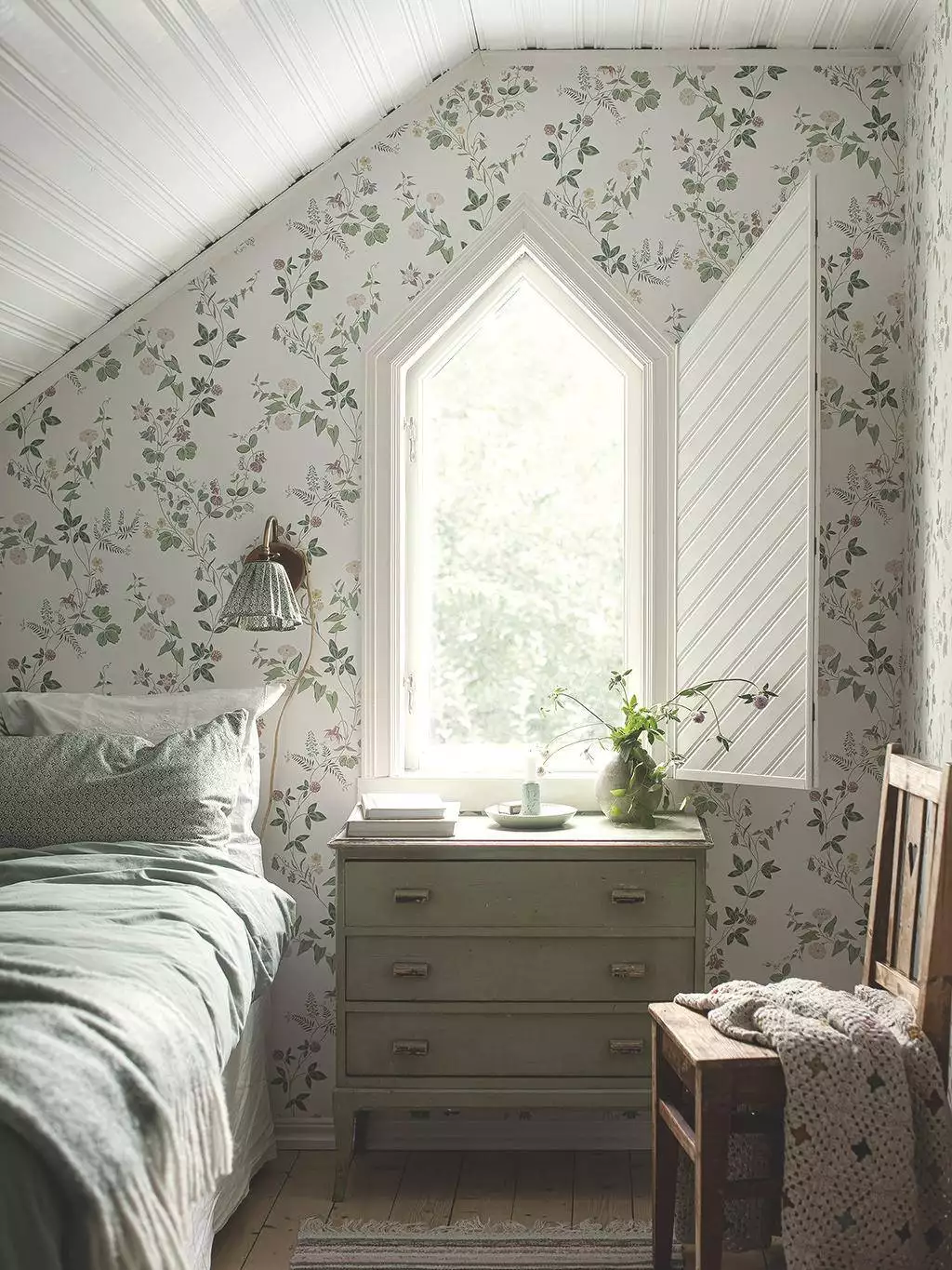 Midsummer Ece, col. 80 - Blumen - Blätter - Äste - Multicolor - Borastapeter