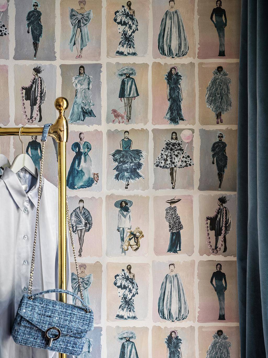 Couture Carousel, china blue - Collage - Figuren - Kleidung - Kunst - Blau - Hellblau - Cole & Son