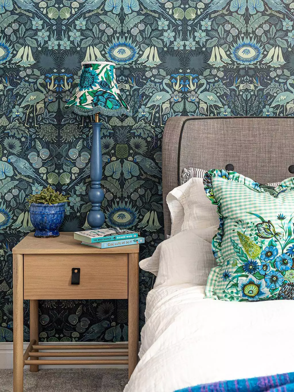 Oasis Wallpaper in Indigo-Blue