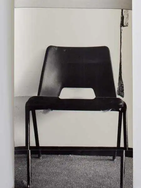 DayToo Chair - Stuhl - Creme - Grau - Schwarz - Deborah Bowness