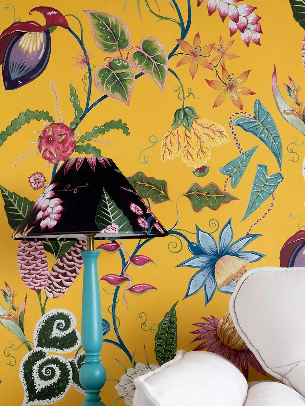 Vida Wallpaper in Citrine-Yellow Vida Wallpaper in Citrine-Yellow