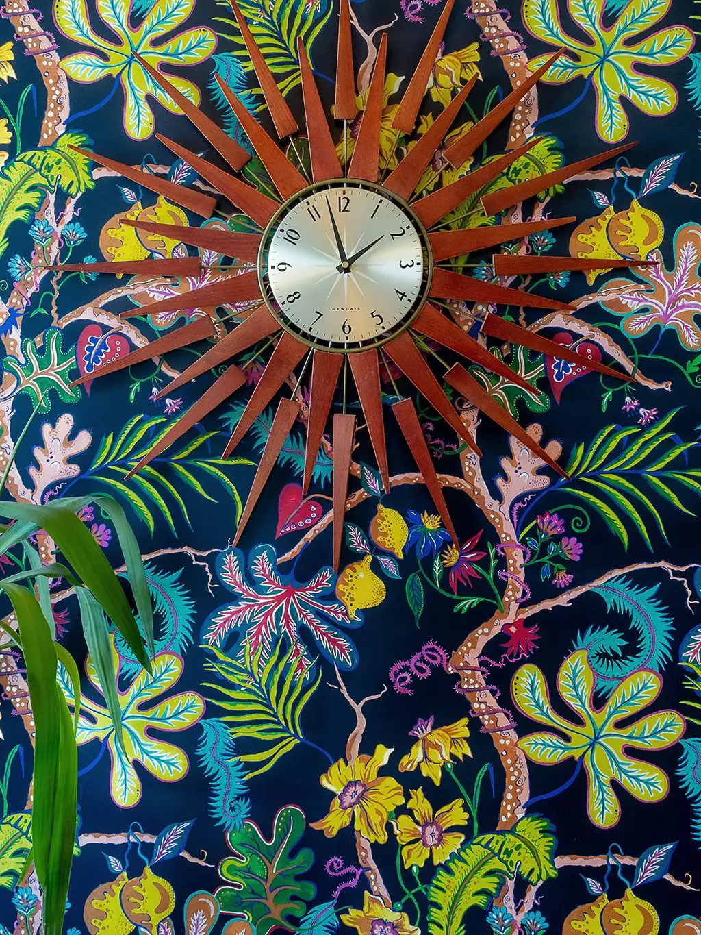 Ophelia Wallpaper in French-Navy - Blumen - Blätter - Multicolor - Wear the walls