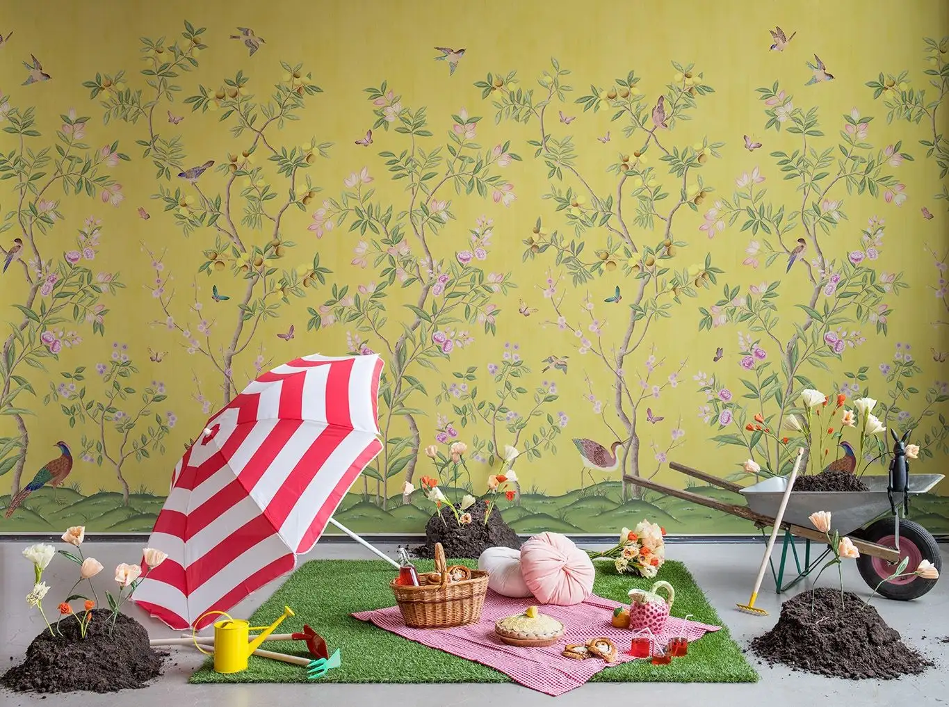 Chinoiserie Chic, Saffron - Blumen - Blätter - Bäume - Tapeten mit Vogelmotiven - Tier Tapeten - Äste - Multicolor - Rebel Walls