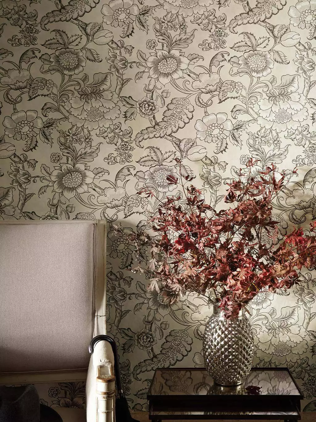 Sackville Street, col. 01 - Blumen - Blätter - Florale Muster - Creme - Grau - Little Greene