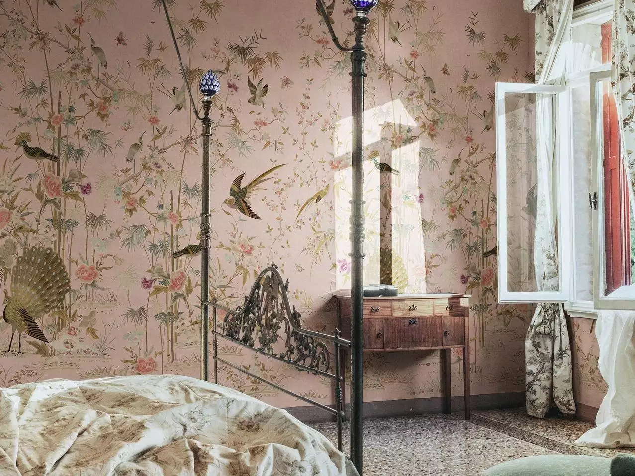Chinoiserie Garden, Pink Chinoiserie Garden, Pink