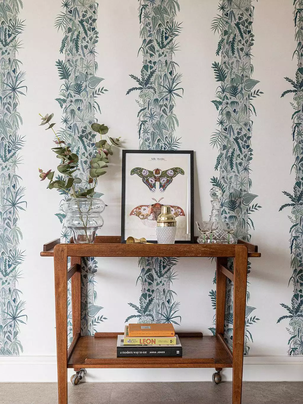Monte Verde Wallpaper in Moonstone-Blue - Blätter - Florale Muster - Creme - Grün - Hellgrün - Wear the walls