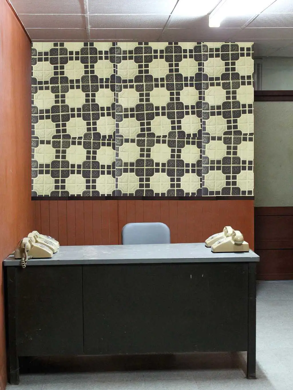 London Tile, olive green - Fliesen - Kachel &amp - Olive - Schwarz - Deborah Bowness