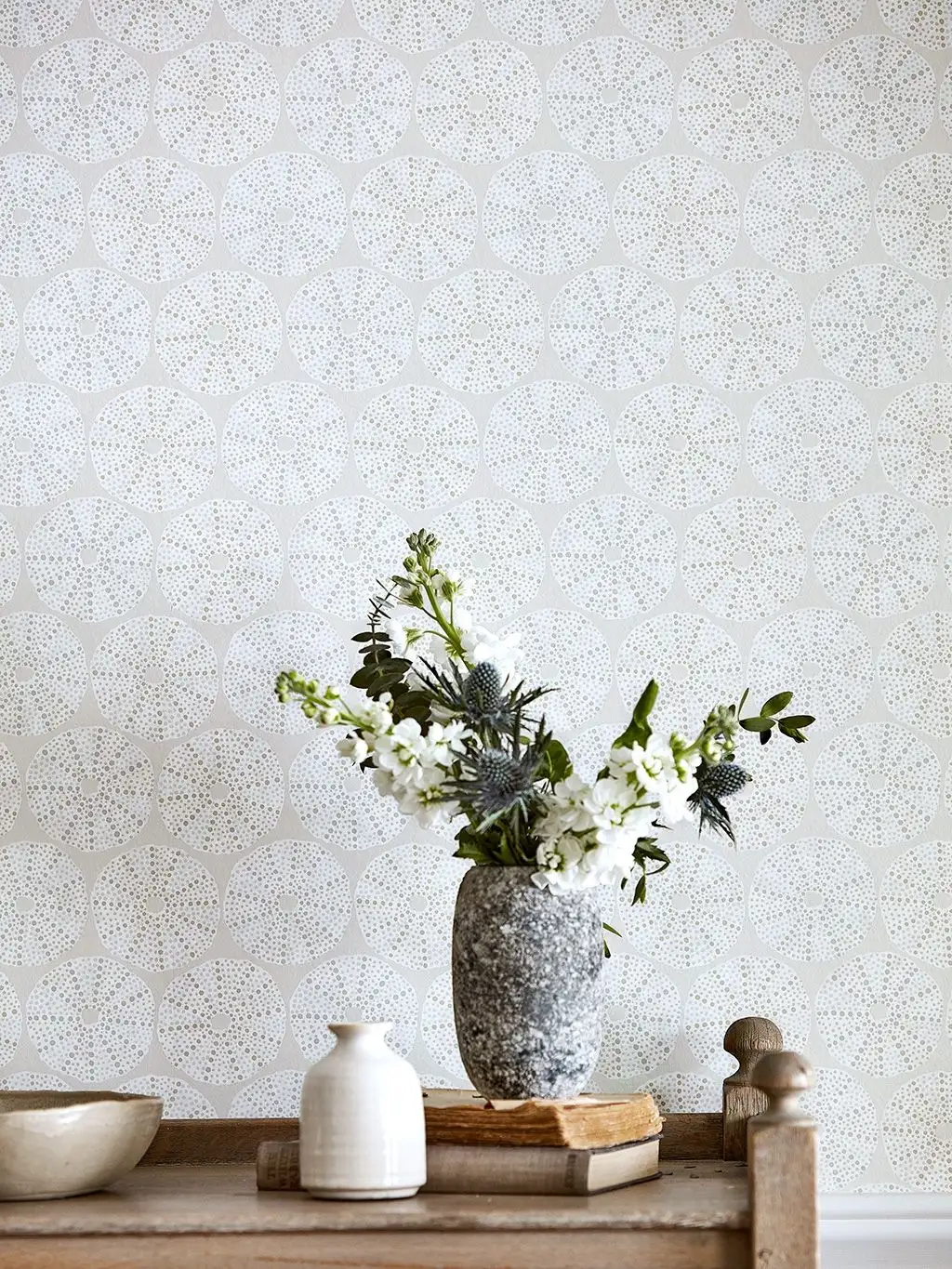 Maris, col. 90 - Kreise - Creme - Silber - Weiß - Sanderson 